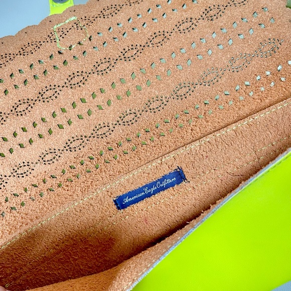 🦅 American Eagle Perforated Clutch - Picture 3 of 5